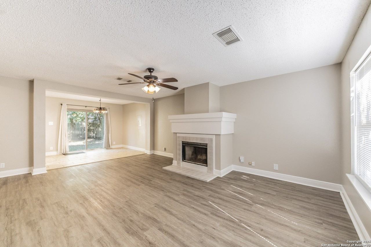 6210 Aragon Village - Photo 3 of 35