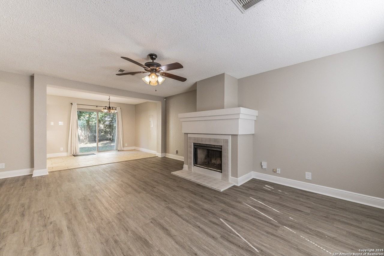 6210 Aragon Village - Photo 4 of 35