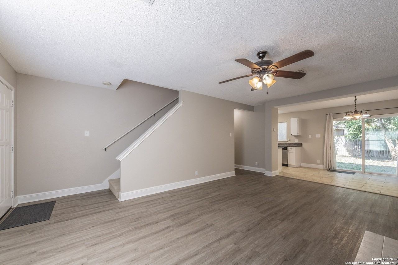 6210 Aragon Village - Photo 5 of 35