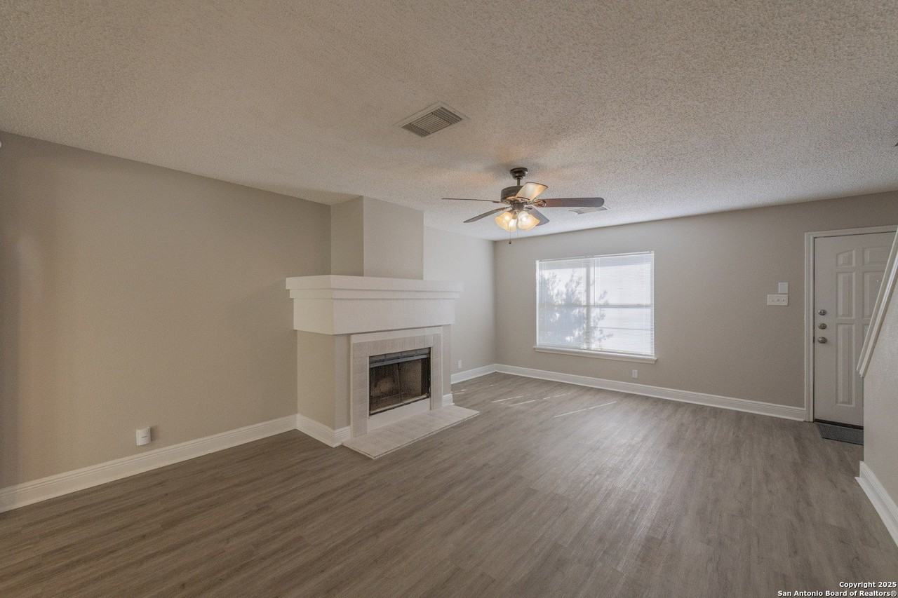 6210 Aragon Village - Photo 7 of 35