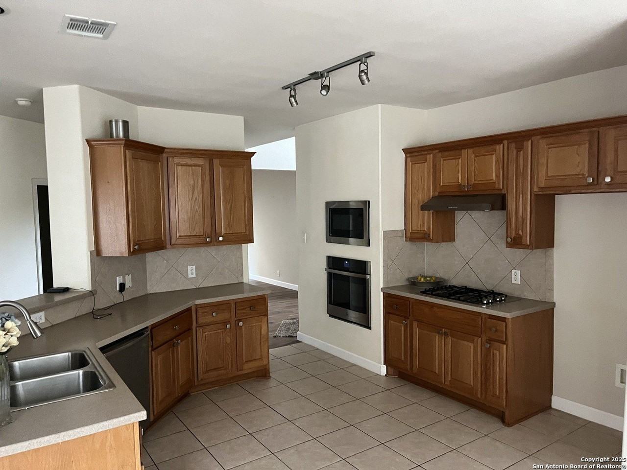 1719 Heavens Peak - Photo 6 of 43