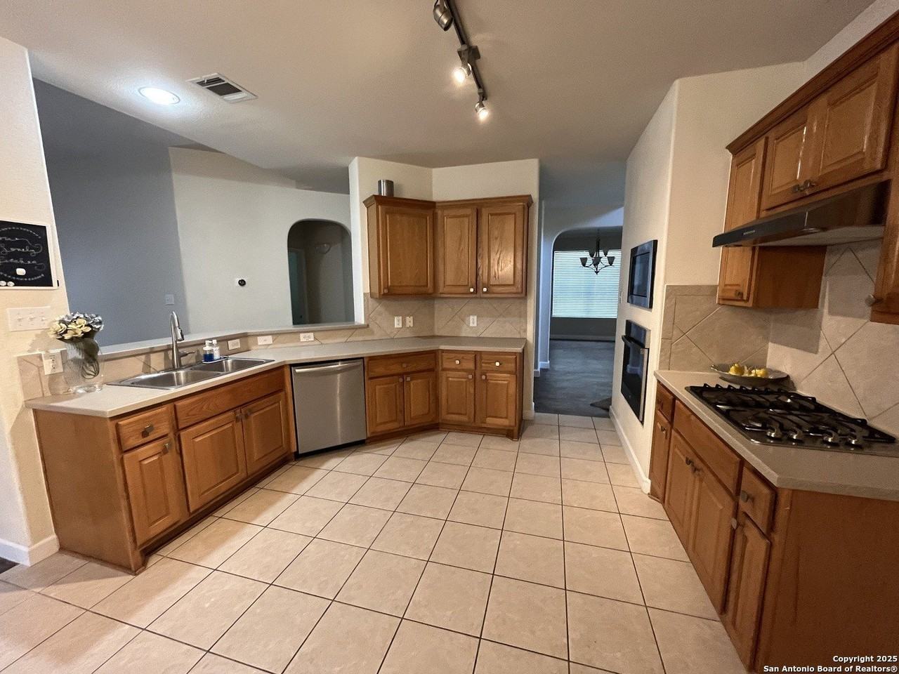 1719 Heavens Peak - Photo 7 of 43