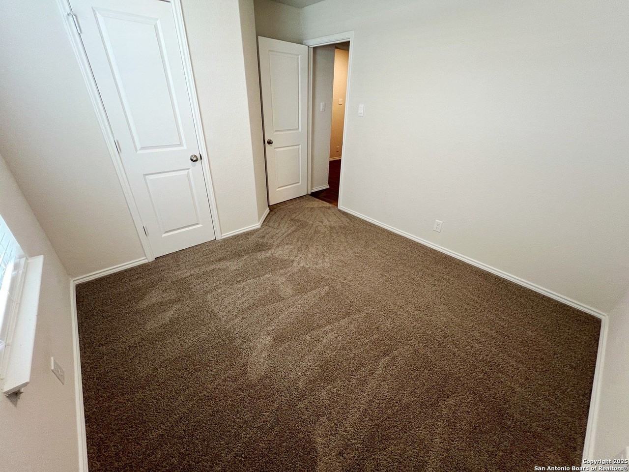 13814 Whisper Bend - Photo 5 of 32