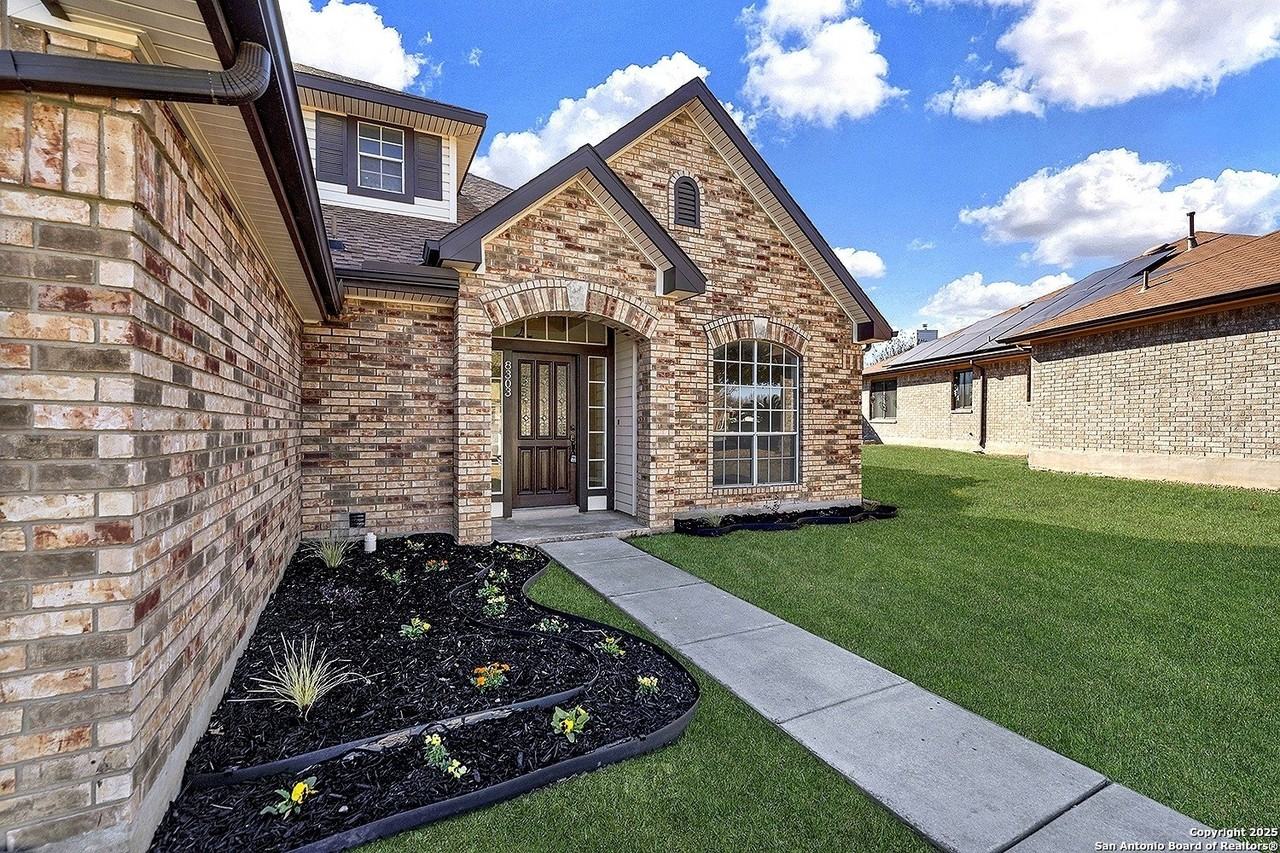 8303 Copperknoll - Photo 2 of 16