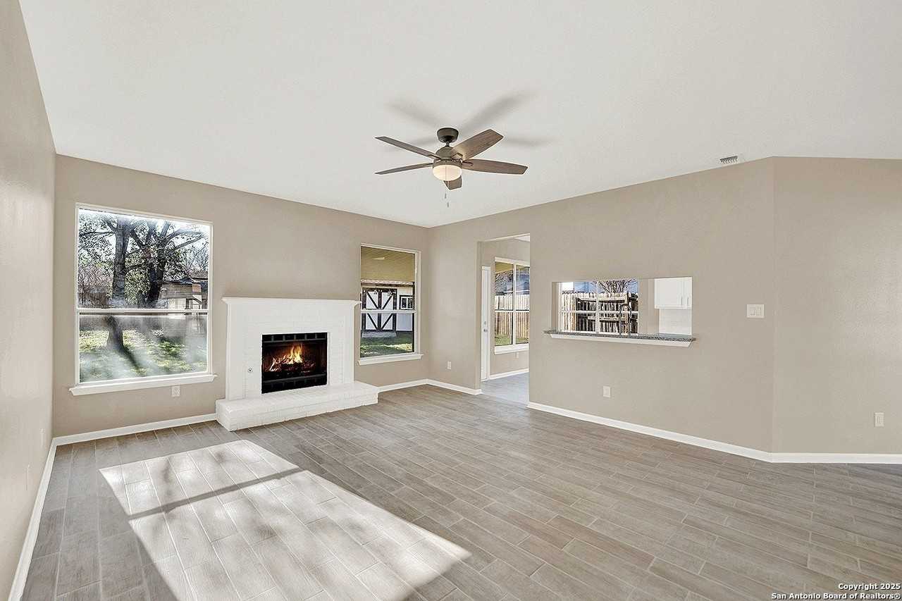 8303 Copperknoll - Photo 3 of 16