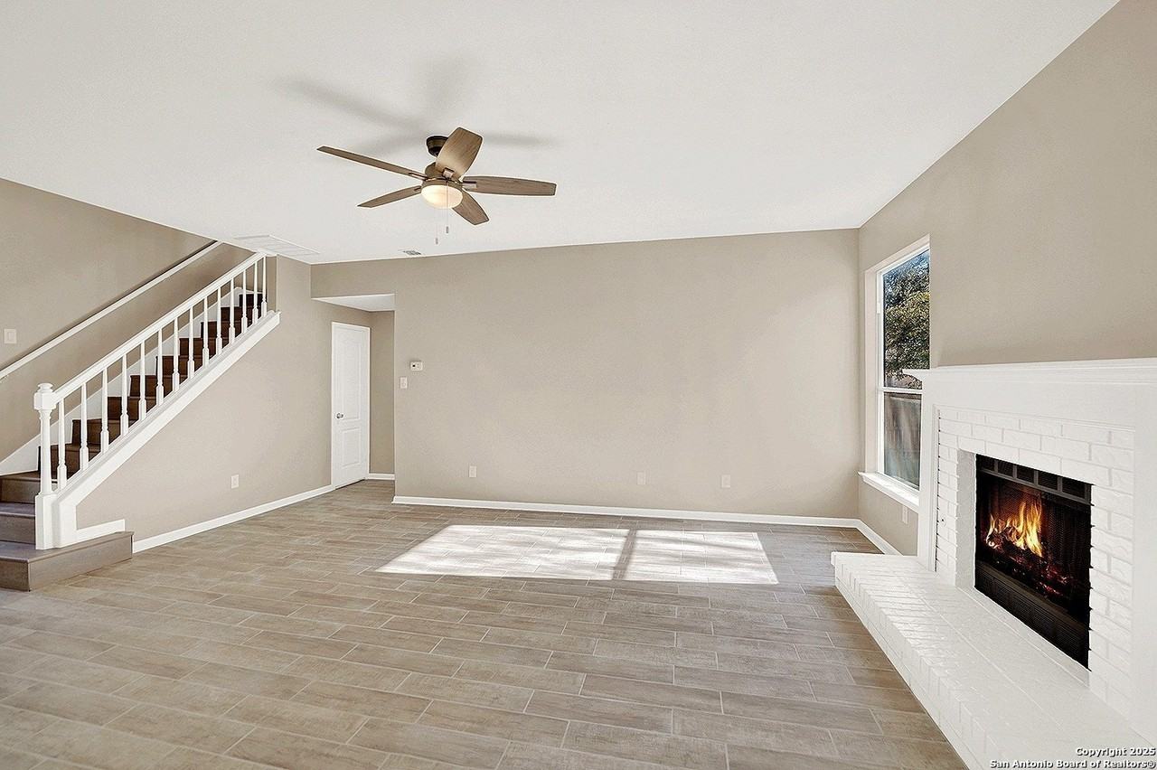 8303 Copperknoll - Photo 4 of 16