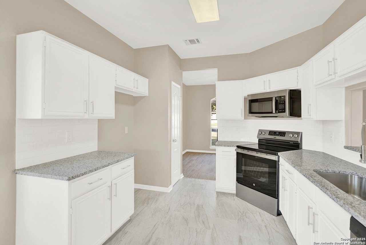 8303 Copperknoll - Photo 6 of 16