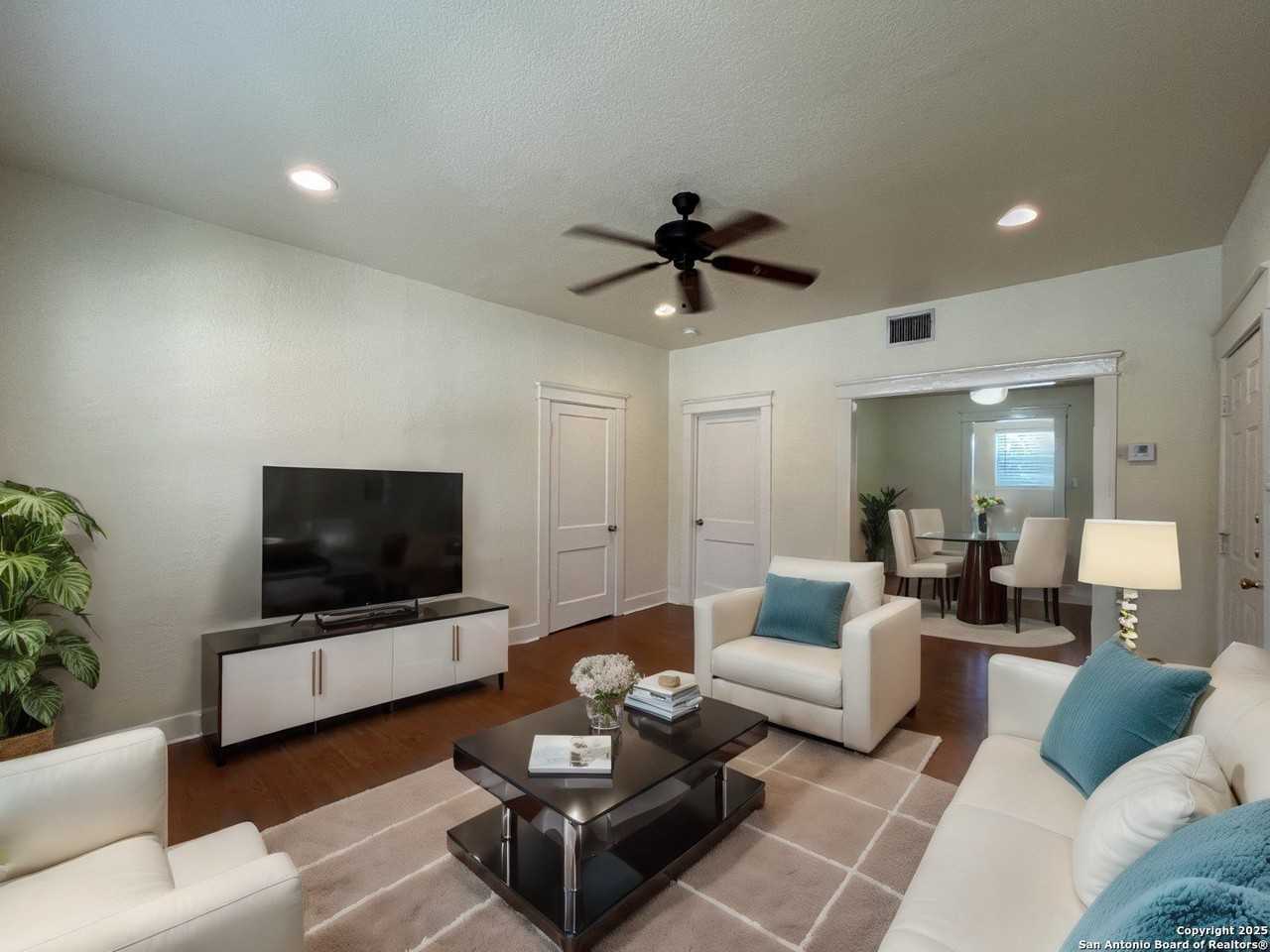 1535 W Woodlawn Ave Apt 1 #1 - Photo 3 of 26