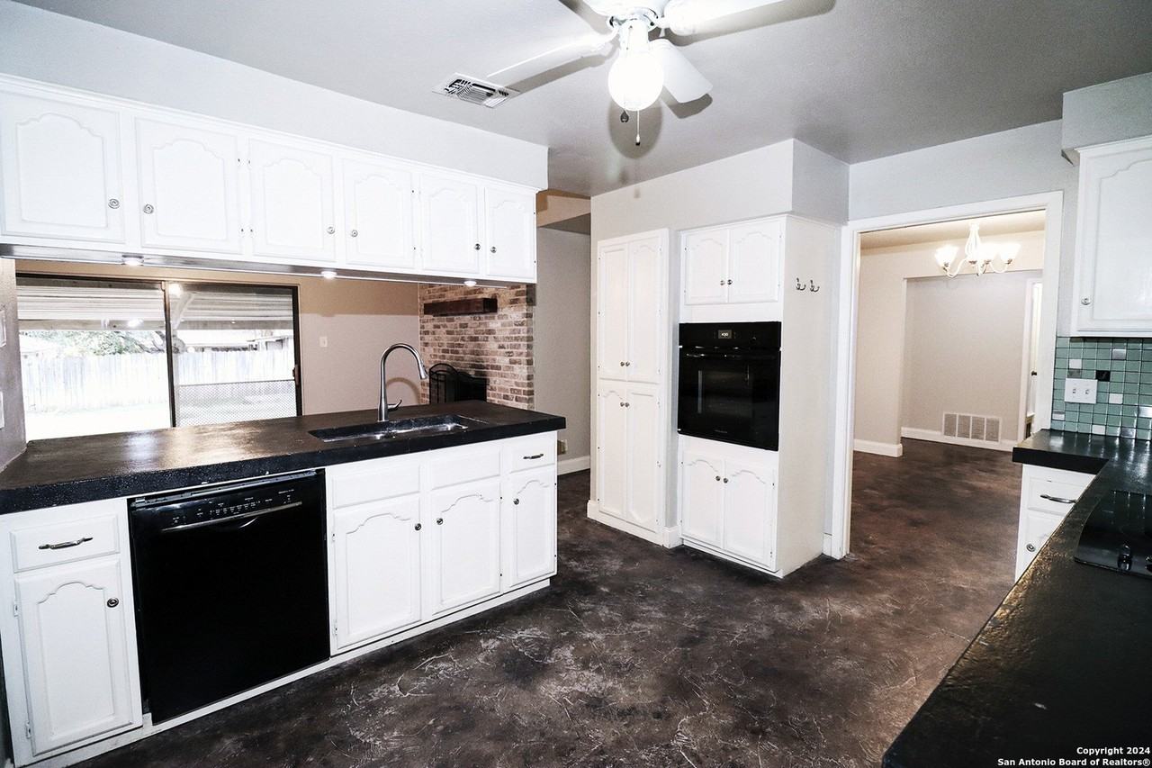 7227 Trace Buckle Drive - Photo 7 of 34