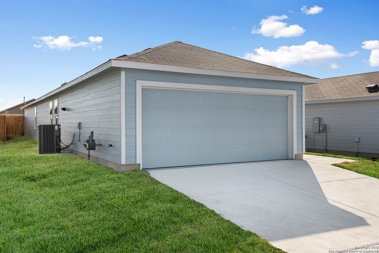 3415 Rock Mill Dm - Photo 3 of 26