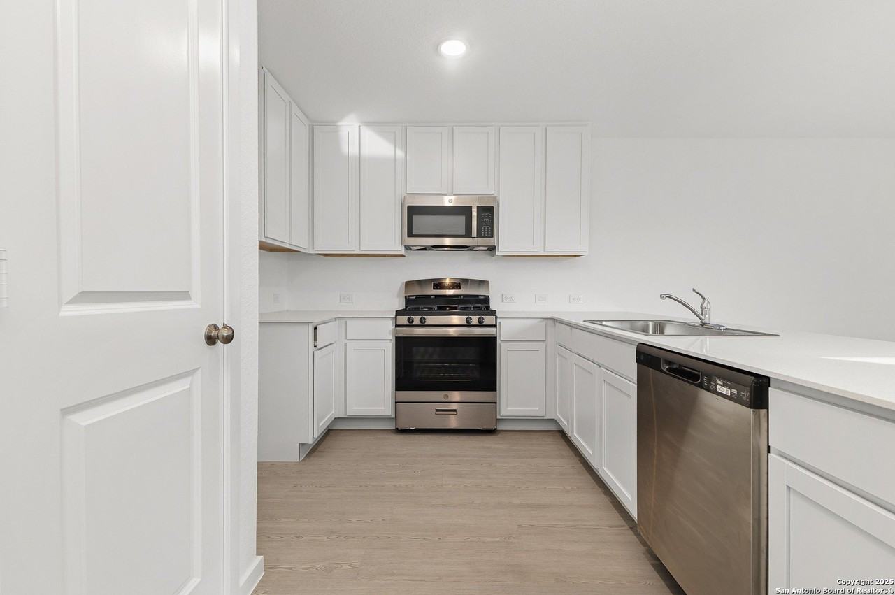 3415 Rock Mill Dm - Photo 5 of 26