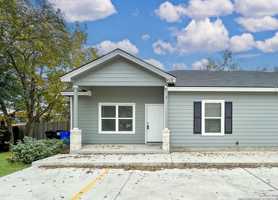 featured image of 913 East Seideman Street