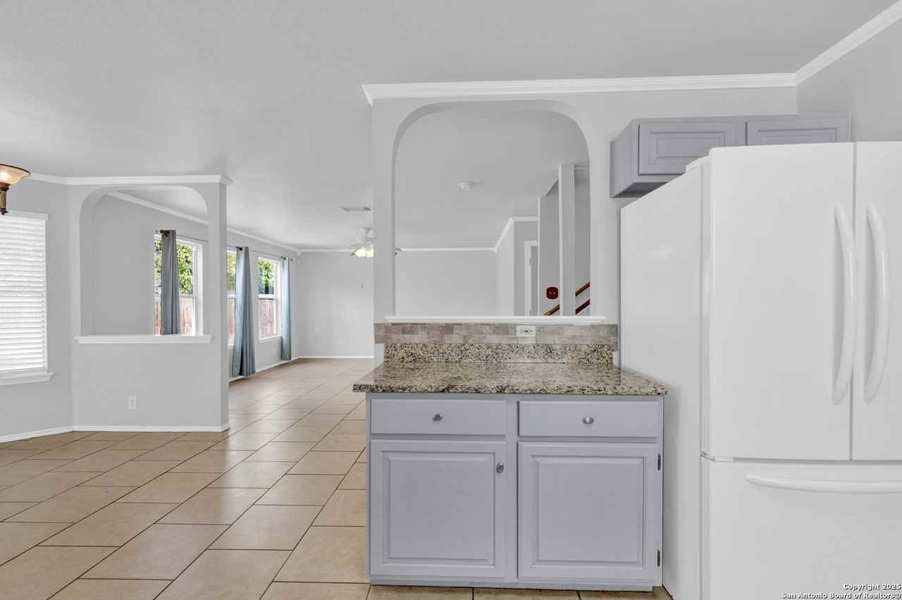 9003 Quaker Rdg - Photo 4 of 28