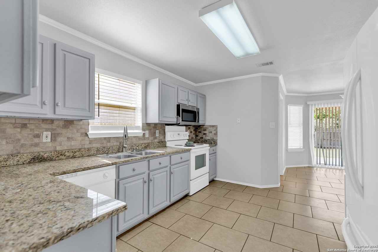 9003 Quaker Rdg - Photo 6 of 28