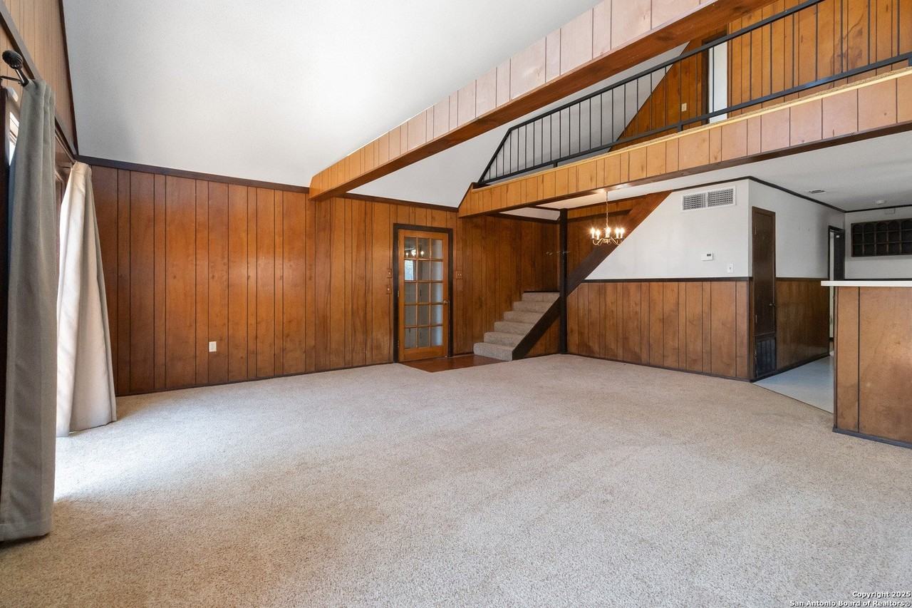 2676 Woodcrest Dr - Photo 6 of 25