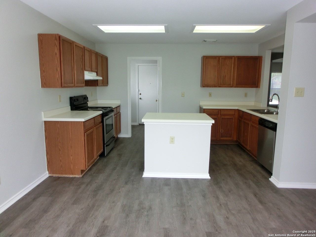 10646 Cavelier Pt - Photo 5 of 19