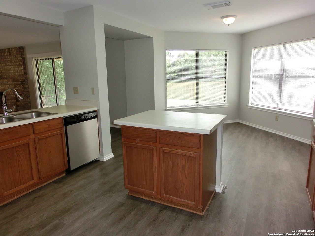 10646 Cavelier Pt - Photo 6 of 19