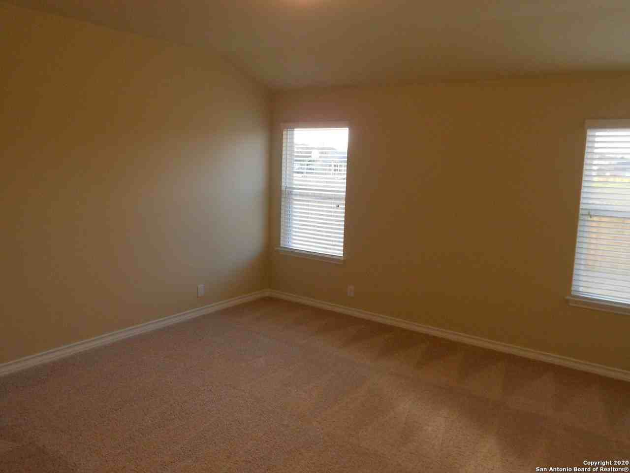 9027 Mustang Pass - Photo 5 of 7