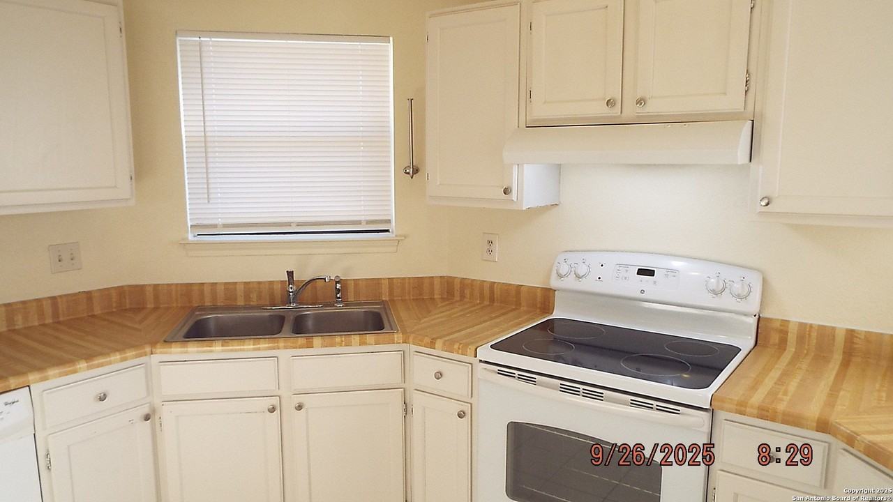 13235 Larkwalk Street - Photo 4 of 10