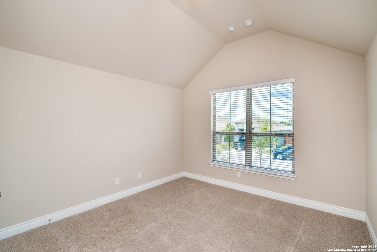 1154 Cadogan Squire - Photo 7 of 50