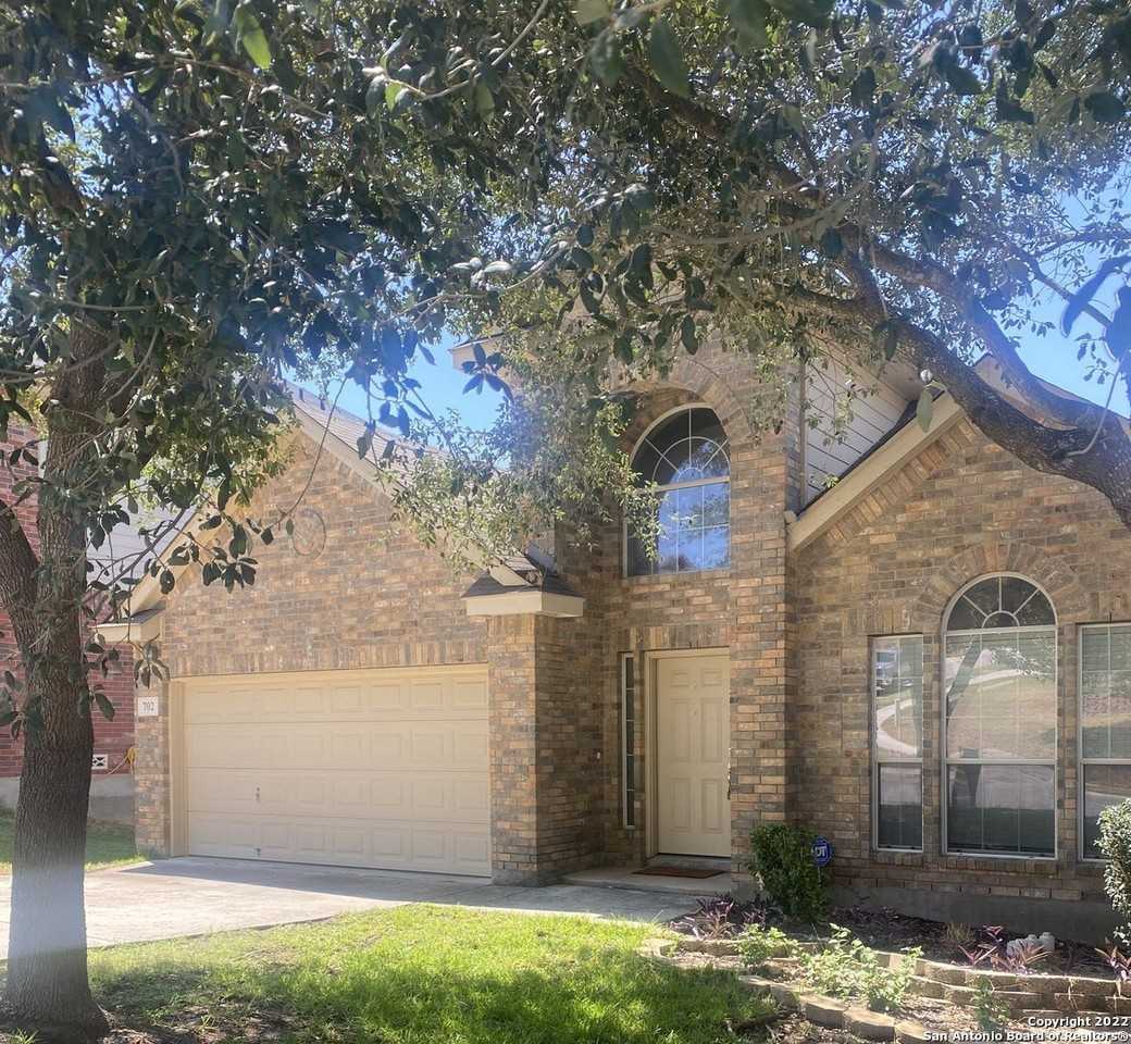 702 Lorimor Court - Photo 2 of 26