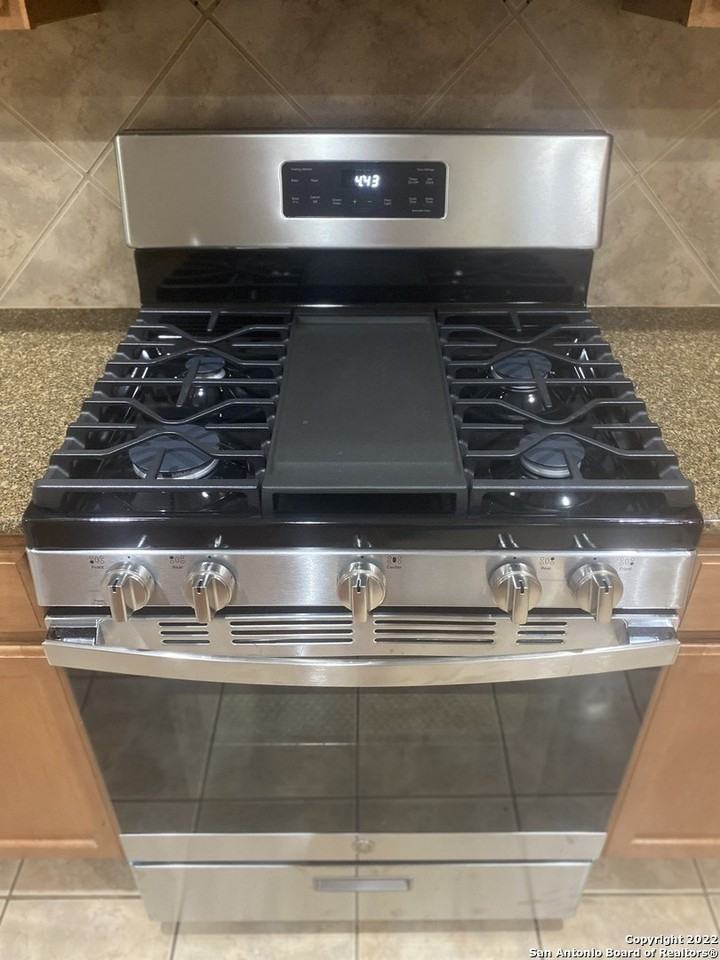 702 Lorimor Court - Photo 5 of 26