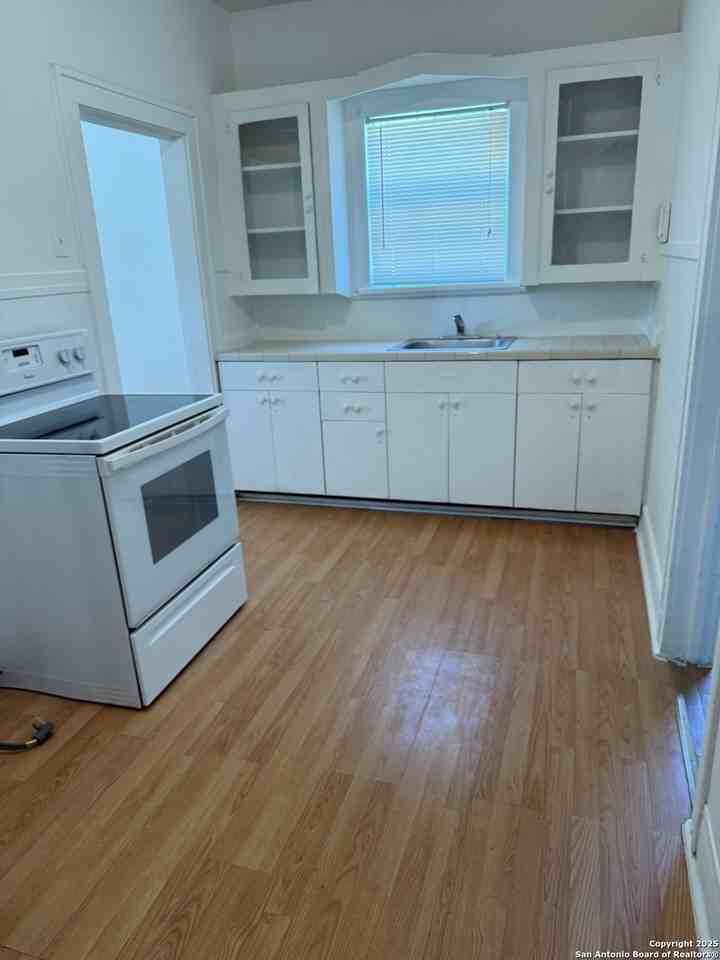 1930 West Hermosa Drive - Photo 3 of 11