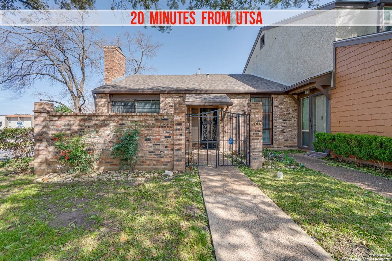 9016 Wickfield St - Photo 3 of 37