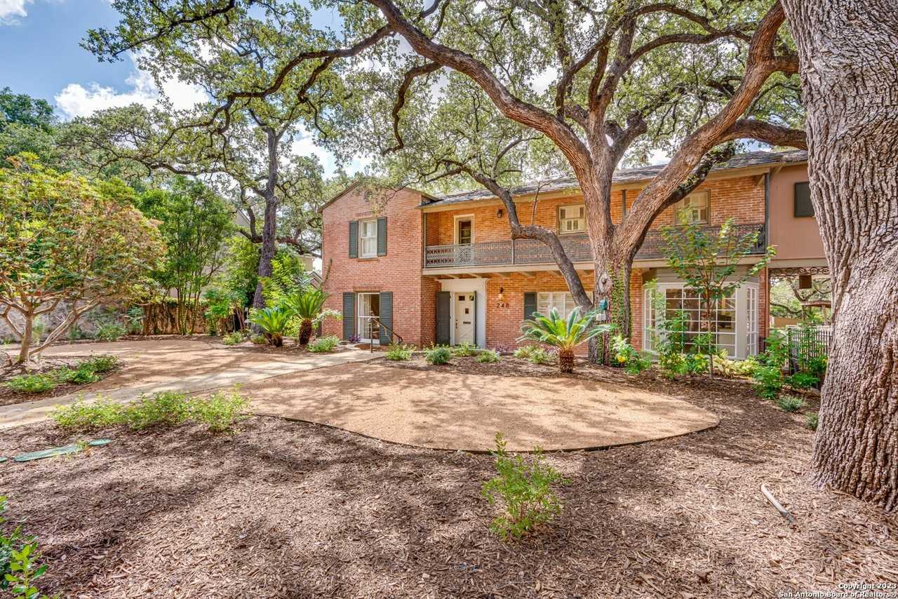 248 E Summit Ave - Photo 2 of 36