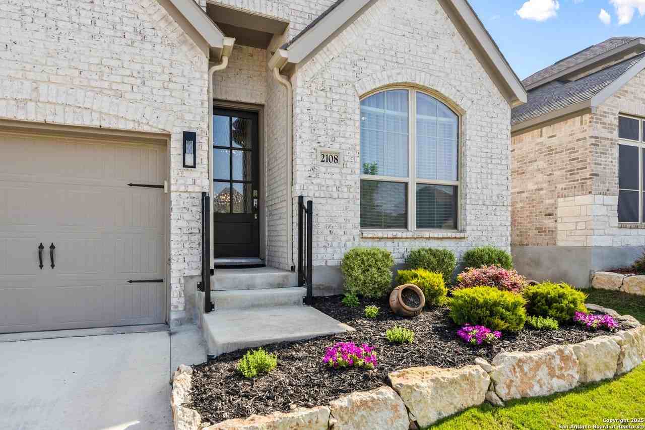 2108 Calate Rdg - Photo 3 of 25