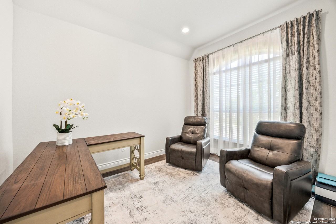 2108 Calate Rdg - Photo 5 of 25