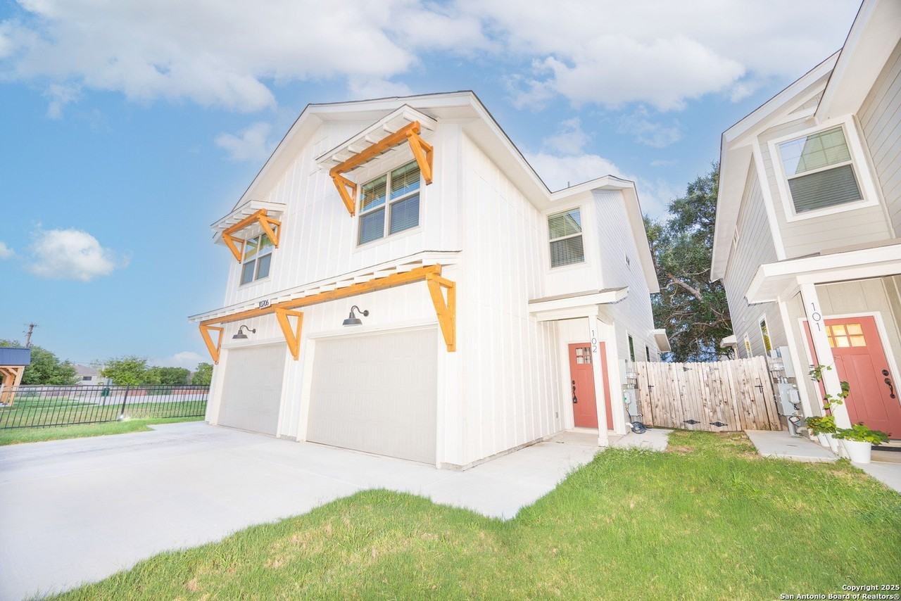 10206 Lynwood Village #102 - Photo 2 of 18