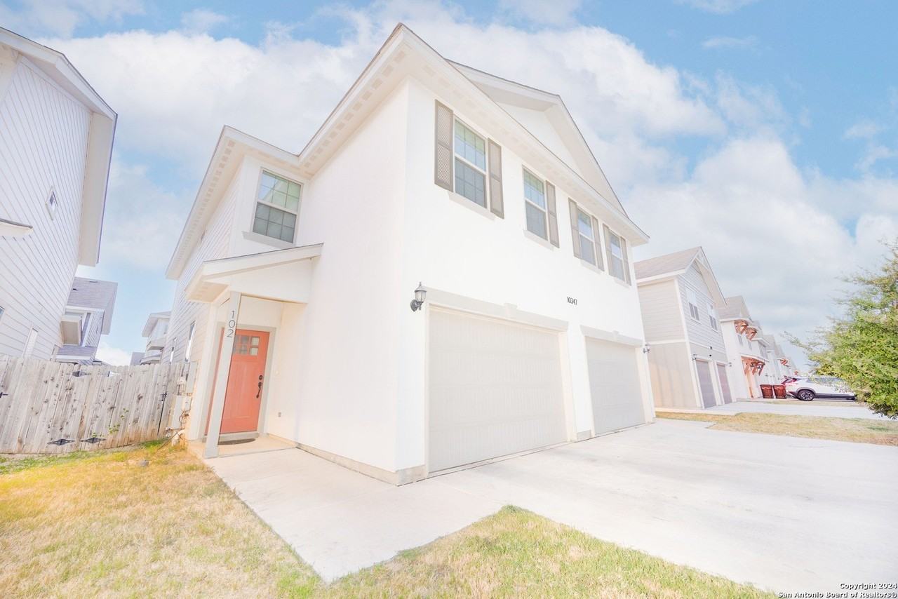 10347 Lynwood Branch #102 - Photo 2 of 31