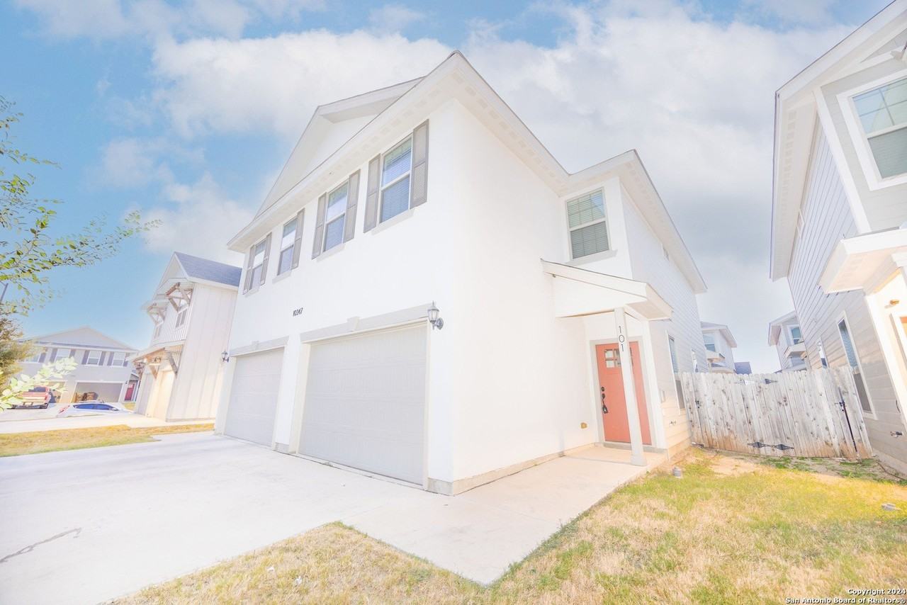 10347 Lynwood Branch #102 - Photo 3 of 31