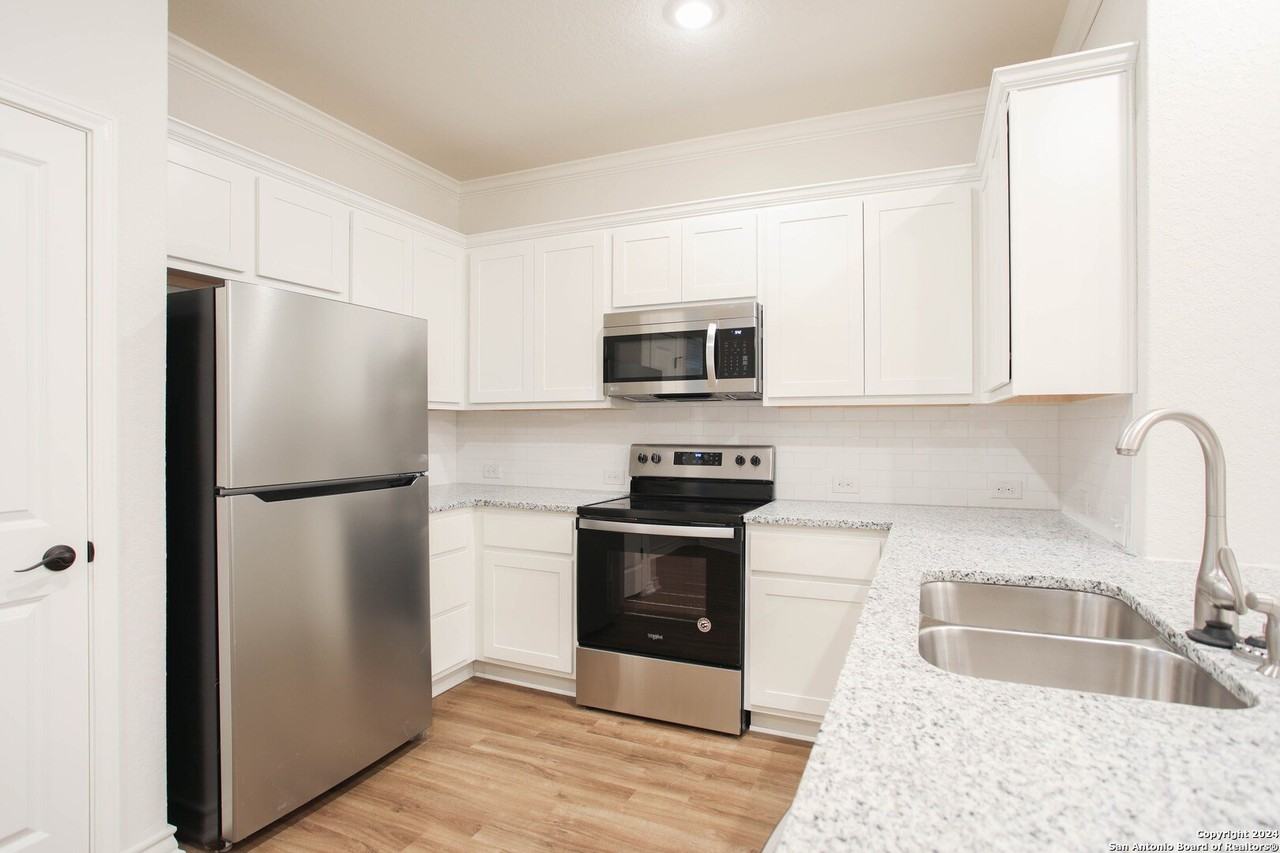 10347 Lynwood Branch #102 - Photo 4 of 31