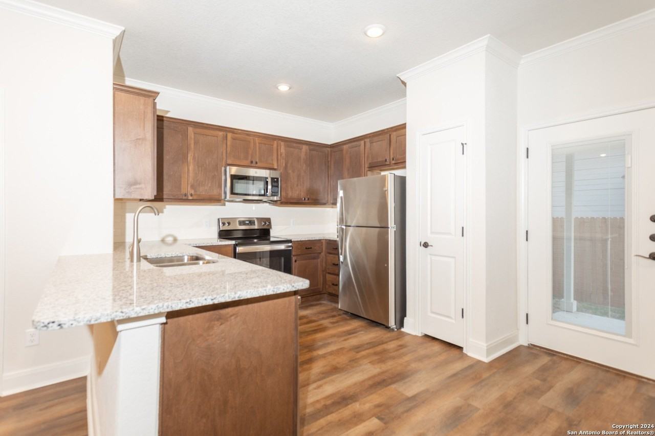 10347 Lynwood Branch #102 - Photo 7 of 31