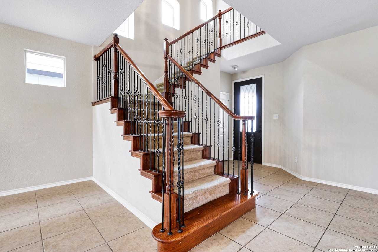 1331 Nicholas Manor - Photo 2 of 26