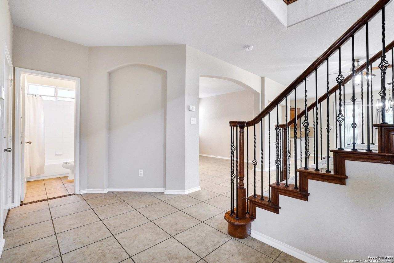 1331 Nicholas Manor - Photo 3 of 26