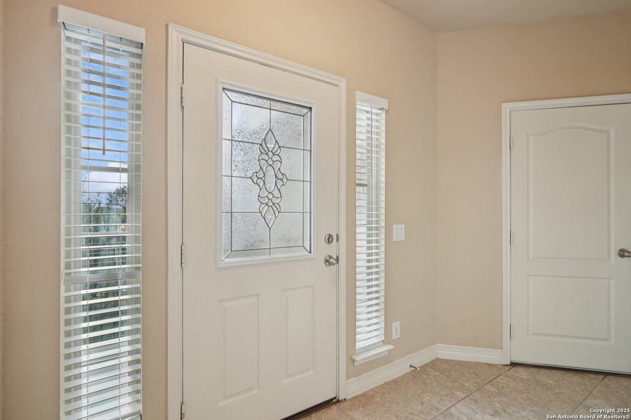 10750 Gentle Fox Bay - Photo 6 of 37