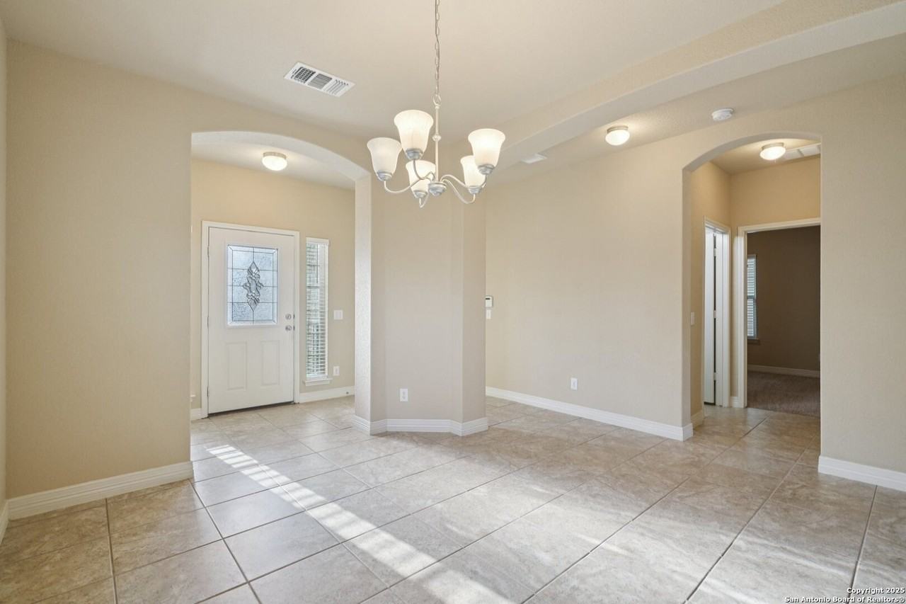 10750 Gentle Fox Bay - Photo 7 of 37