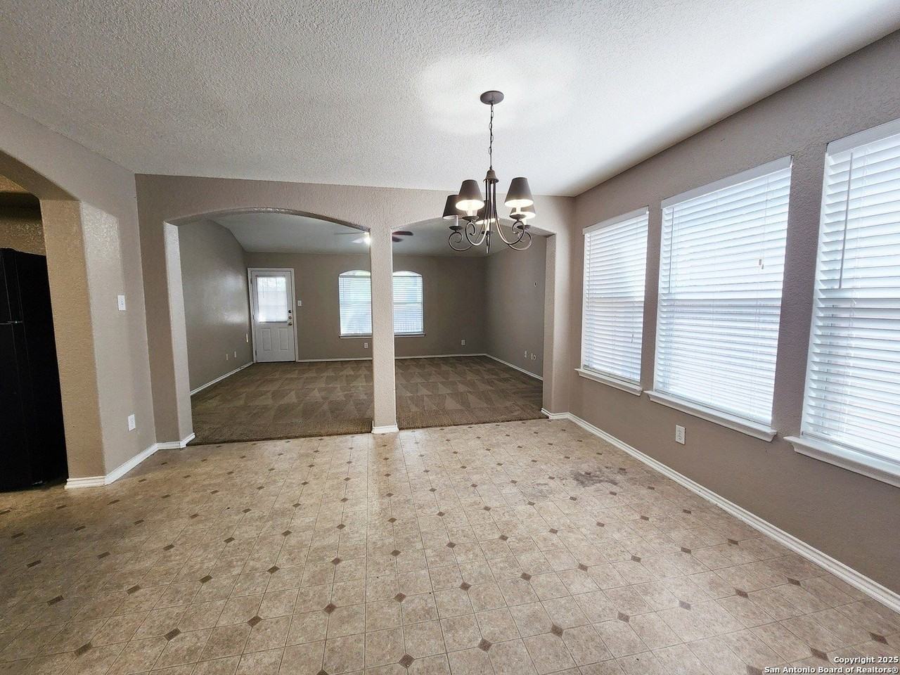 5430 Tomas Circle - Photo 4 of 16