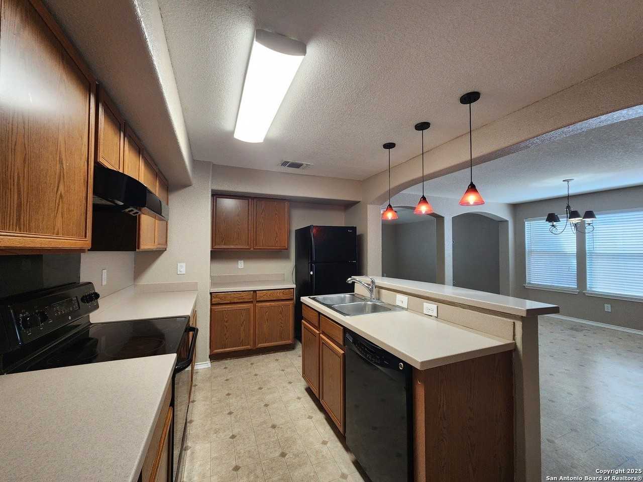 5430 Tomas Circle - Photo 7 of 16