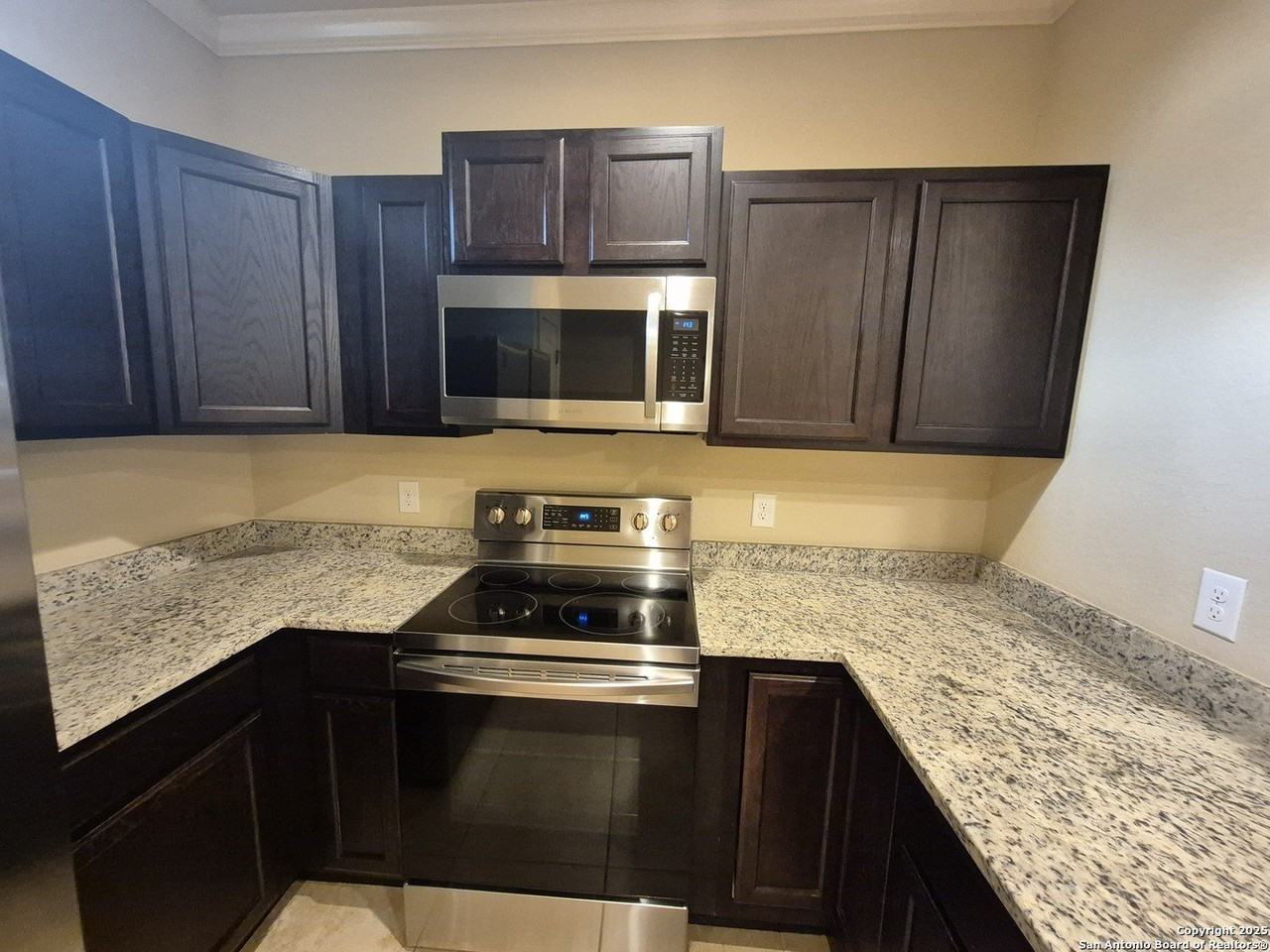 13907 Annas Way #102 - Photo 6 of 21