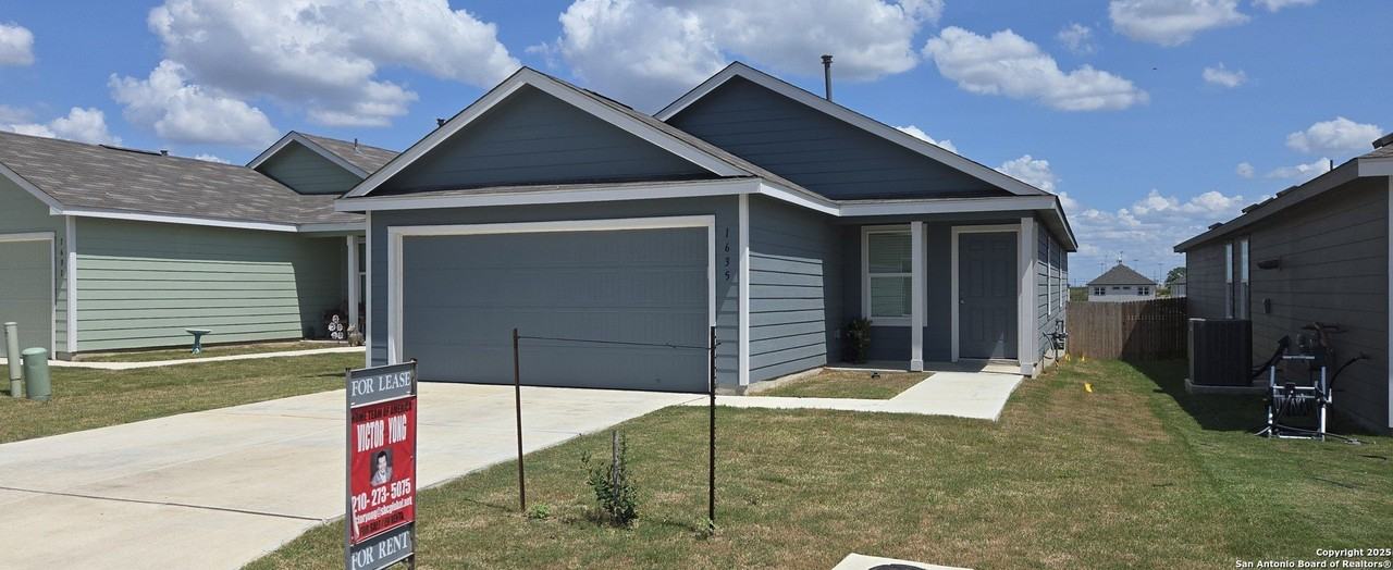 1635 Knoll Rdg - Photo 2 of 28