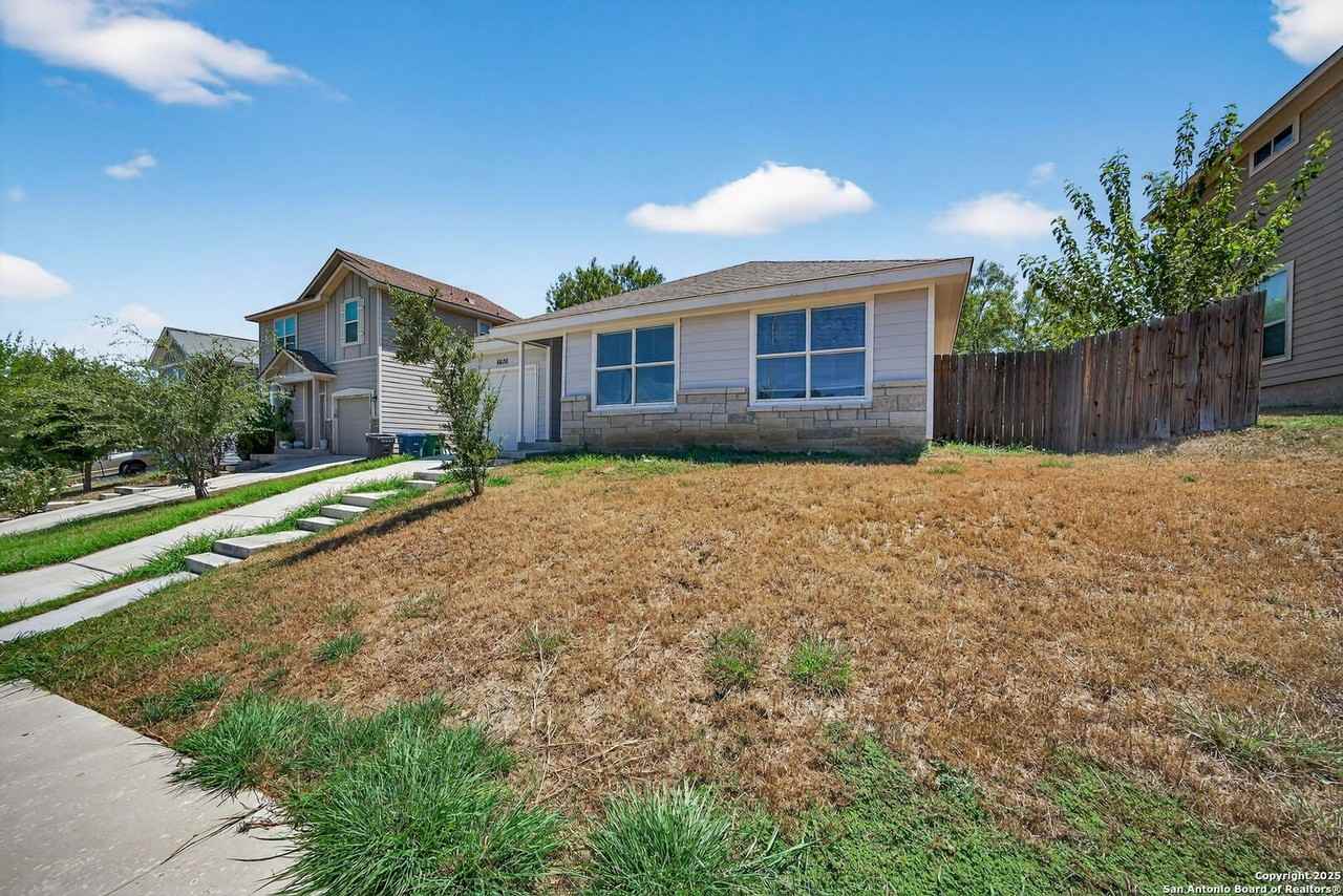 6626 Woodstock Dr - Photo 3 of 27