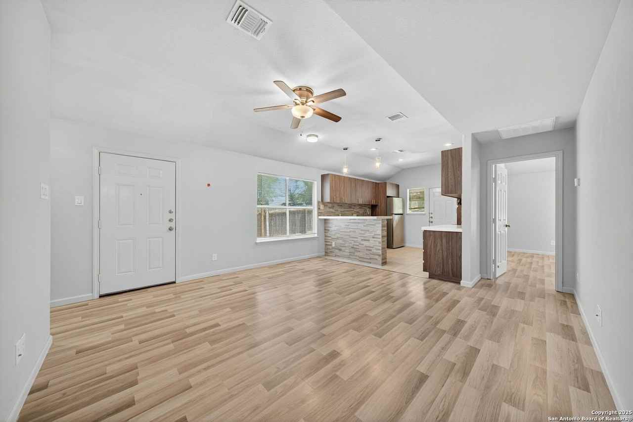 6626 Woodstock Dr - Photo 7 of 27