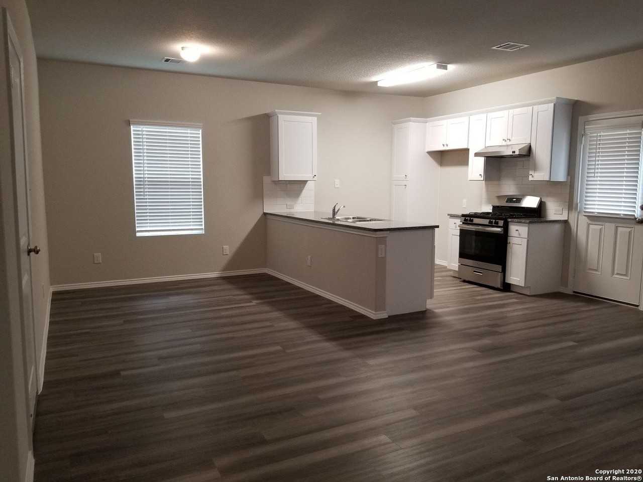 7930 Oak Meadows Bend - Photo 6 of 20