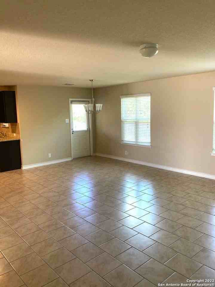 6007 Red Rose - Photo 4 of 14