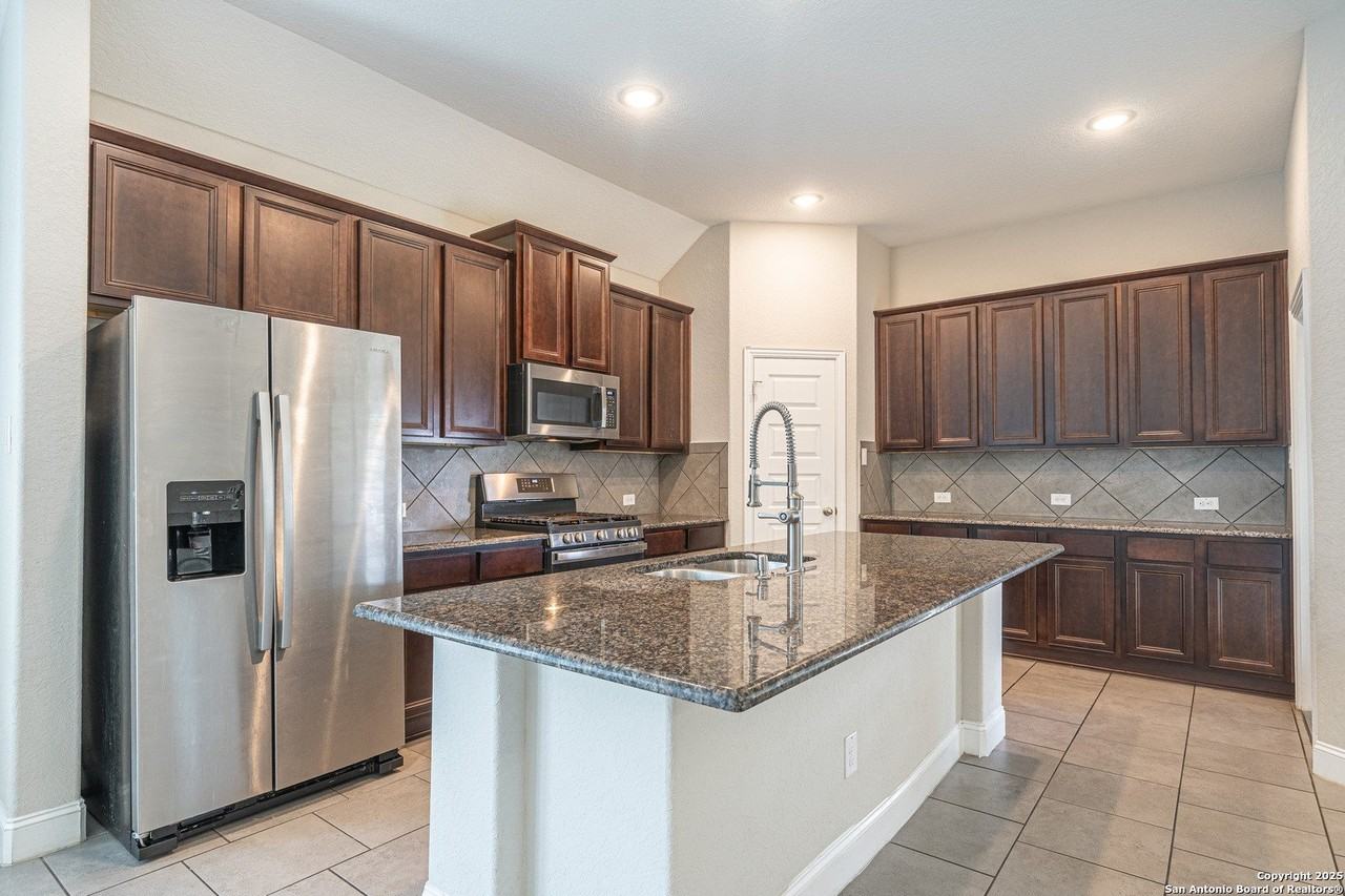 3914 Brazos Street - Photo 4 of 35