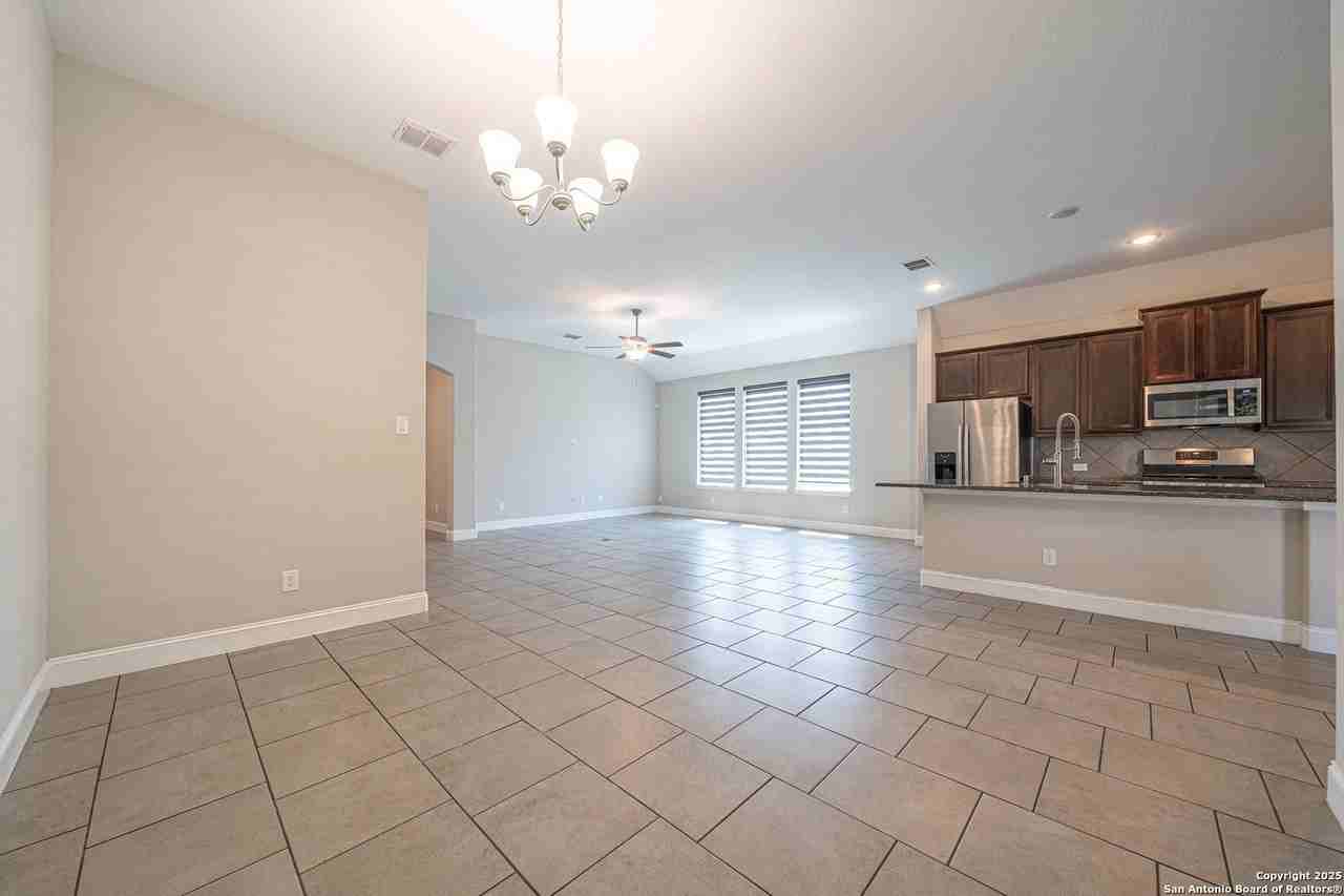 3914 Brazos Street - Photo 7 of 35